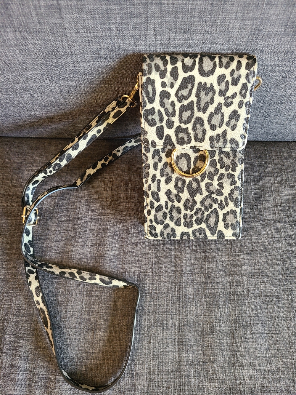 Leopard Print Crossbody Phone Bag with Gold Ring Accent